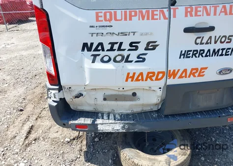 2015 Ford Transit-250 z USA, uszkodzony, nr VIN 1FTNR2CM1FKA00768